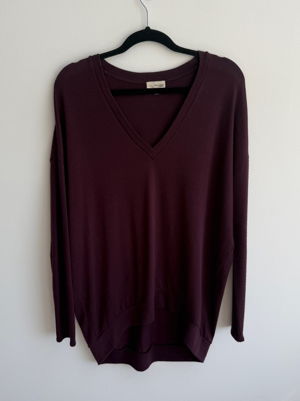 Oversized Wilfred Free V neck sweater
Medium